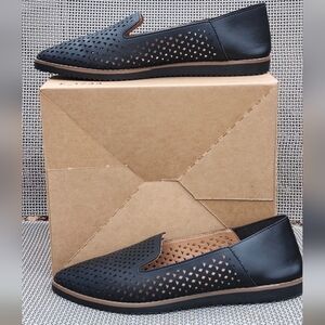 Adrienne Vittadini Back Perforated Slip-On Loafers. Size 9.5 MEDIUM